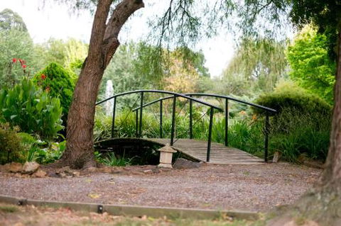 Fergusson Winery Homestead Accomodation - QLD Tourism 1