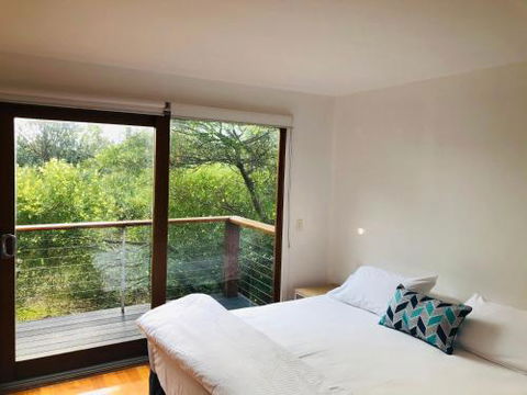 Carinya Coastal Cottage - QLD Tourism 0
