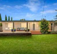 Casual Beachin It Family Getaway with Bungalow on Beachfront - QLD Tourism
