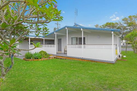 Frangipani Cottage - QLD Tourism 4