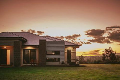 Hillcrest - QLD Tourism 0