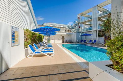 Unit 8 Plantation Resort Rainbow Beach Plantation Resort Air Conditioned Pool & Outdoor Spa - Queensland Tourism 1