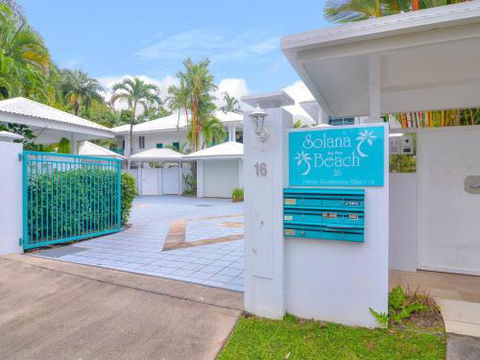 Walk To The Ocean In Five Minutes - Queensland Tourism 6