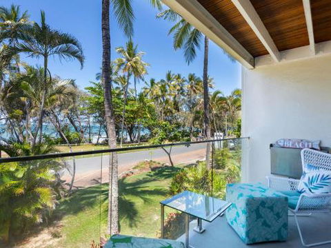 Absolute Beachfront - QLD Tourism 5
