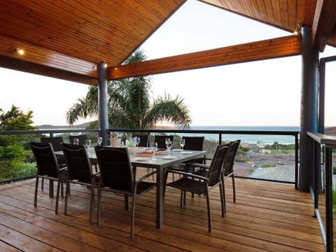 Venabu On Garuwa 20 Garuwa Street Spectacular House With Fabulous Views - QLD Tourism 4