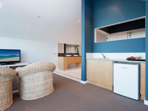 Venabu On Garuwa 20 Garuwa Street Spectacular House With Fabulous Views - QLD Tourism 0