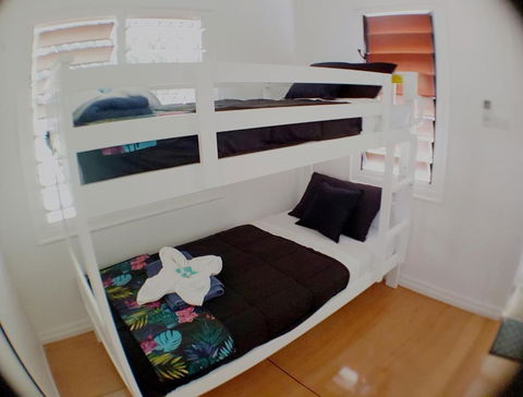Great Northern Beach House - QLD Tourism 1
