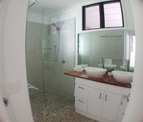 Great Northern Beach House - QLD Tourism 5