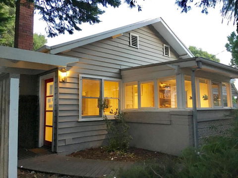 The Cute Beach House - Queensland Tourism 1