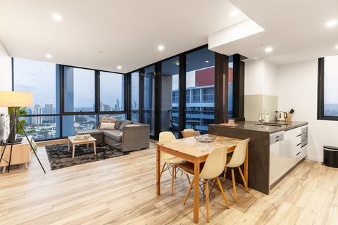 Southport Apartment - QLD Tourism 6