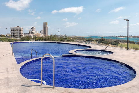 Southport Apartment - QLD Tourism 0