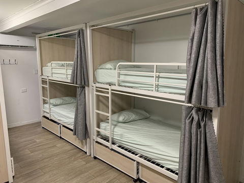 Mummas Hostel Surfers Paradise - Queensland Tourism 1