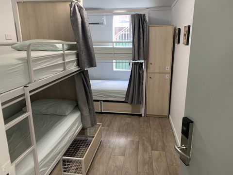 Mummas Hostel Surfers Paradise - Queensland Tourism 0