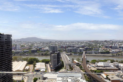 Designer South Bank Apartment - Queensland Tourism 5