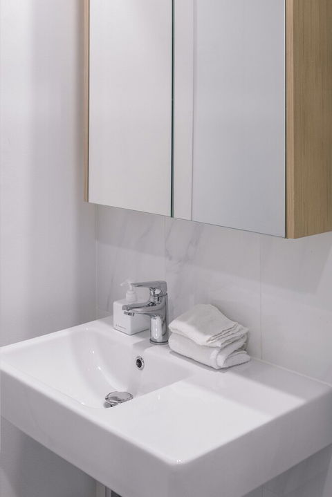 Designer South Bank Apartment - Queensland Tourism 4