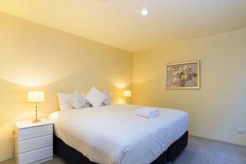 Daydream On The Greens - QLD Tourism 3