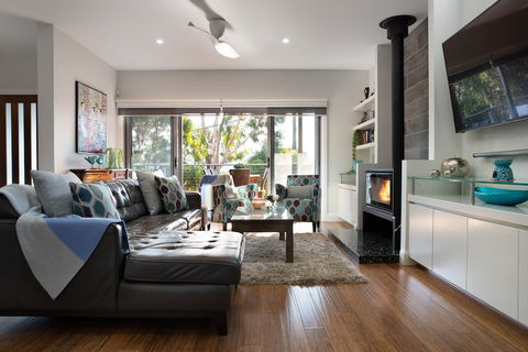 Arabella Meadows - Queensland Tourism 3