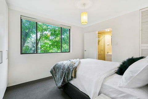 Bondi Bliss Lamrock - Queensland Tourism 1
