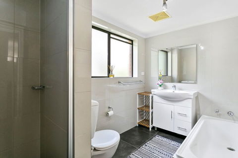 Bondi Bliss Lamrock - Queensland Tourism 0