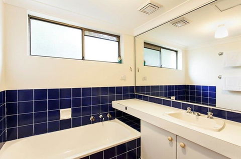 The Apartment Service RAND2 - QLD Tourism 4