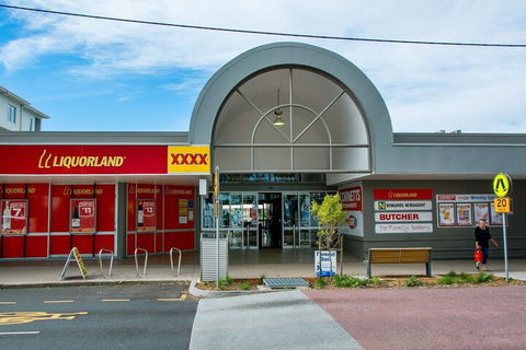 Spectacular Unit Overlooking Pumicestone Passage Welsby Pde Bongaree - Queensland Tourism 1