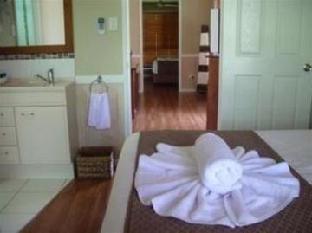 Toolooa Gardens Motel & Apartments - Queensland Tourism 2