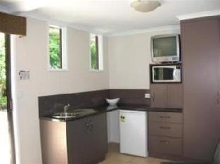 Toolooa Gardens Motel & Apartments - Queensland Tourism 4