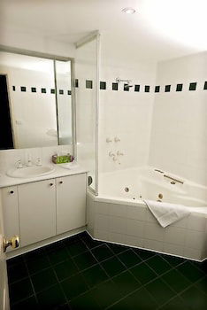 Elizabethan Lodge - QLD Tourism 2
