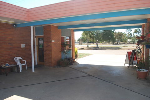 Abajaz Motor Inn - QLD Tourism 1