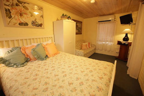 Carter Cottages - Queensland Tourism 5