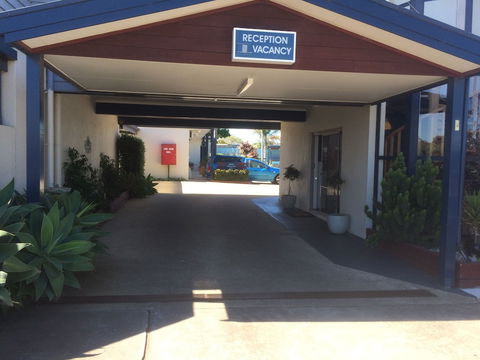Portarlington Beach Motel - QLD Tourism 0