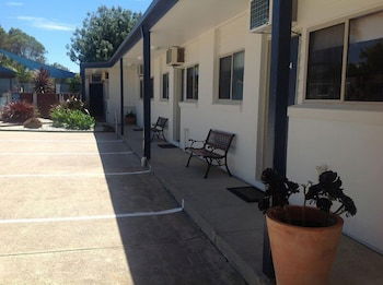 Portarlington Beach Motel - QLD Tourism 1