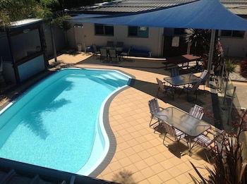 Portarlington Beach Motel - QLD Tourism 3