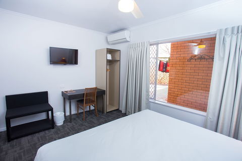 Wilsonton Hotel - QLD Tourism 5