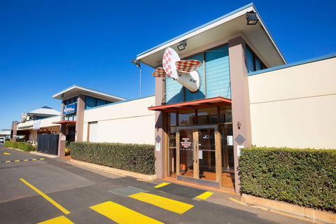 Wilsonton Hotel - QLD Tourism 1