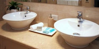 Casavino Luxury Villas - Queensland Tourism 0