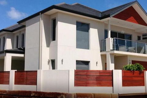 Lakeside Retreat - QLD Tourism 2
