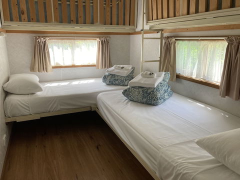 Daysy Hill Country Cottages - QLD Tourism 1