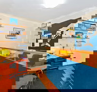 Dolphin Lodge - QLD Tourism