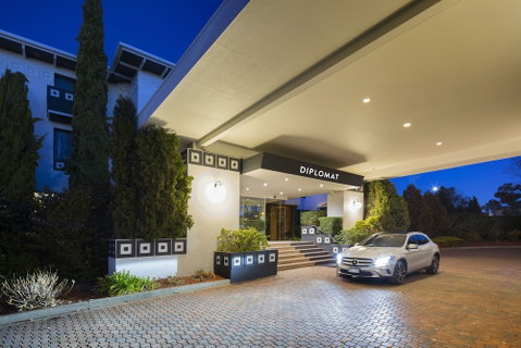 Ramada By Wyndham Diplomat Canberra - QLD Tourism 3