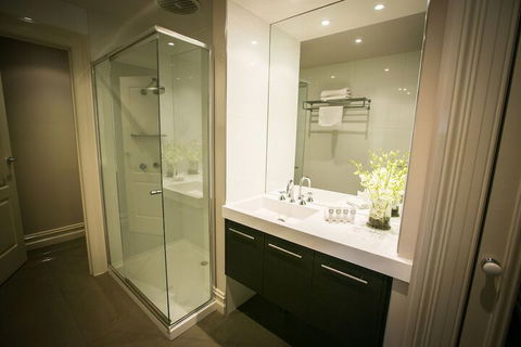 Gallery Apartments - QLD Tourism 5
