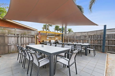 Allambi Holiday Apartments - Queensland Tourism 2