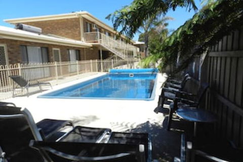 Allambi Holiday Apartments - Queensland Tourism 7