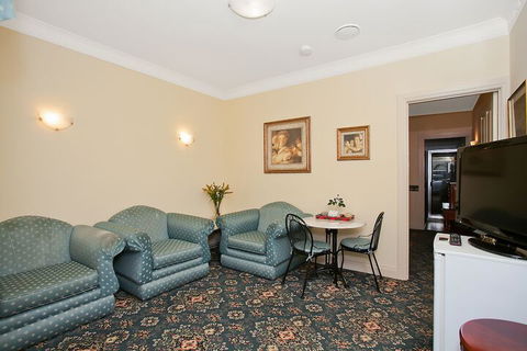 Merton Manor Exclusive Bed And Breakfast - QLD Tourism 5