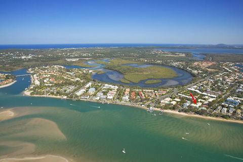 Noosa Outrigger Beach Resort - QLD Tourism 1