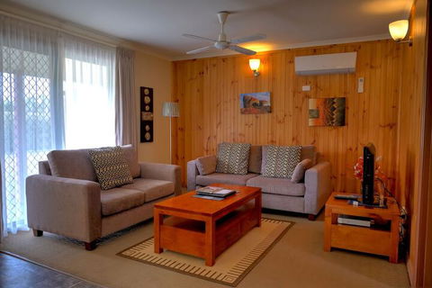 Ficifolia Lodge - QLD Tourism 2