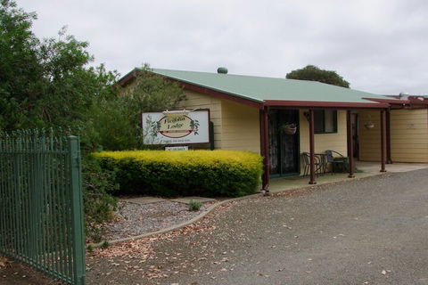 Ficifolia Lodge - QLD Tourism 1