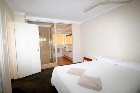 Lakeside Holiday Apartments - QLD Tourism 2