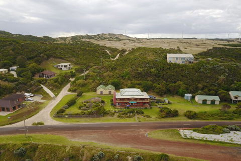 Cape Bridgewater Sea View Lodge - QLD Tourism 1