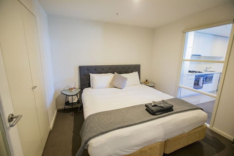 Melbourne Holiday Apartments Flinders Wharf - Queensland Tourism 6